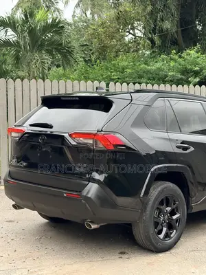 Toyota RAV4 XLE 2022 Black
