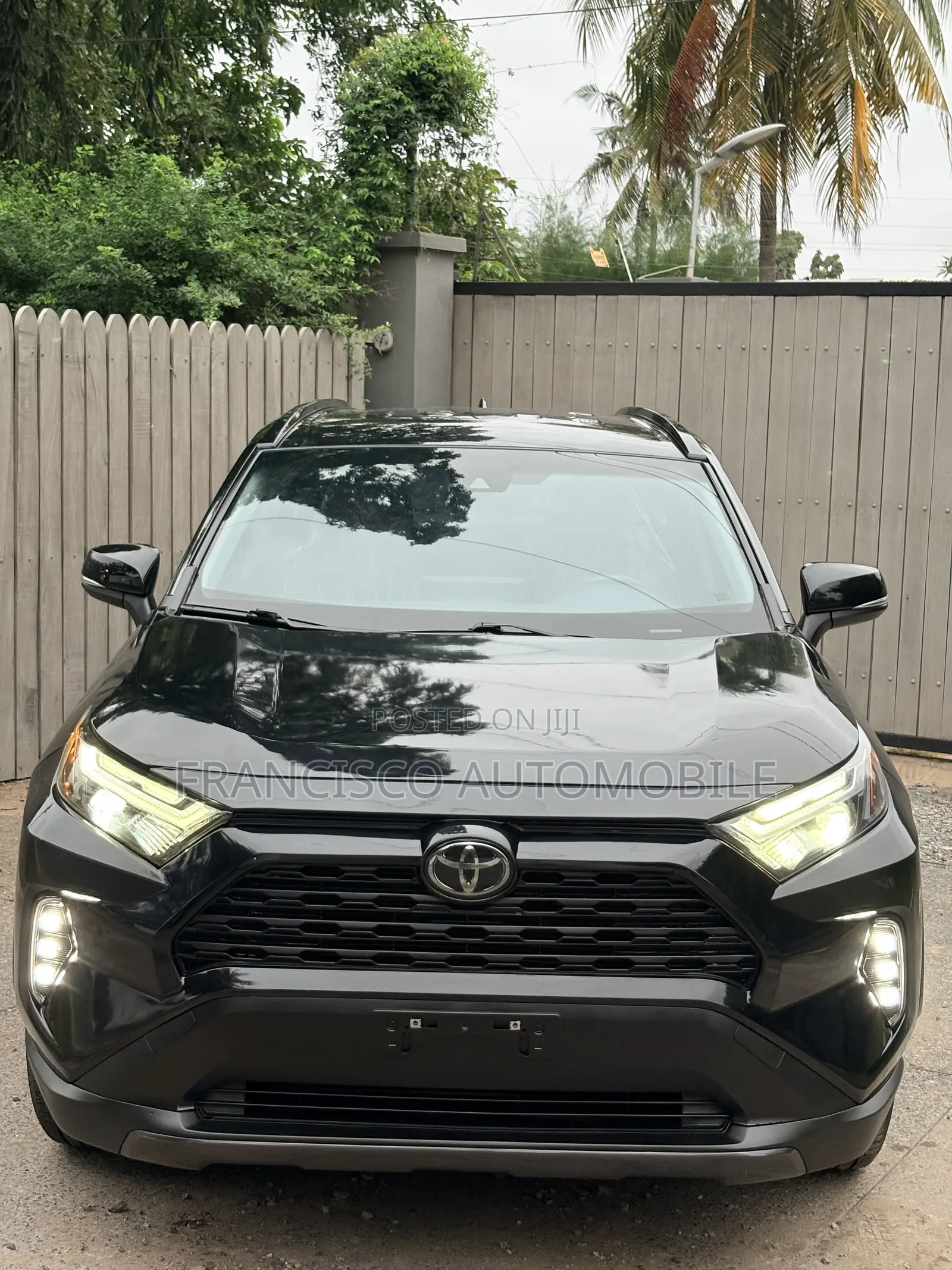 Toyota RAV4 XLE 2022 Black