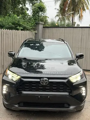 Toyota RAV4 XLE 2022 Black