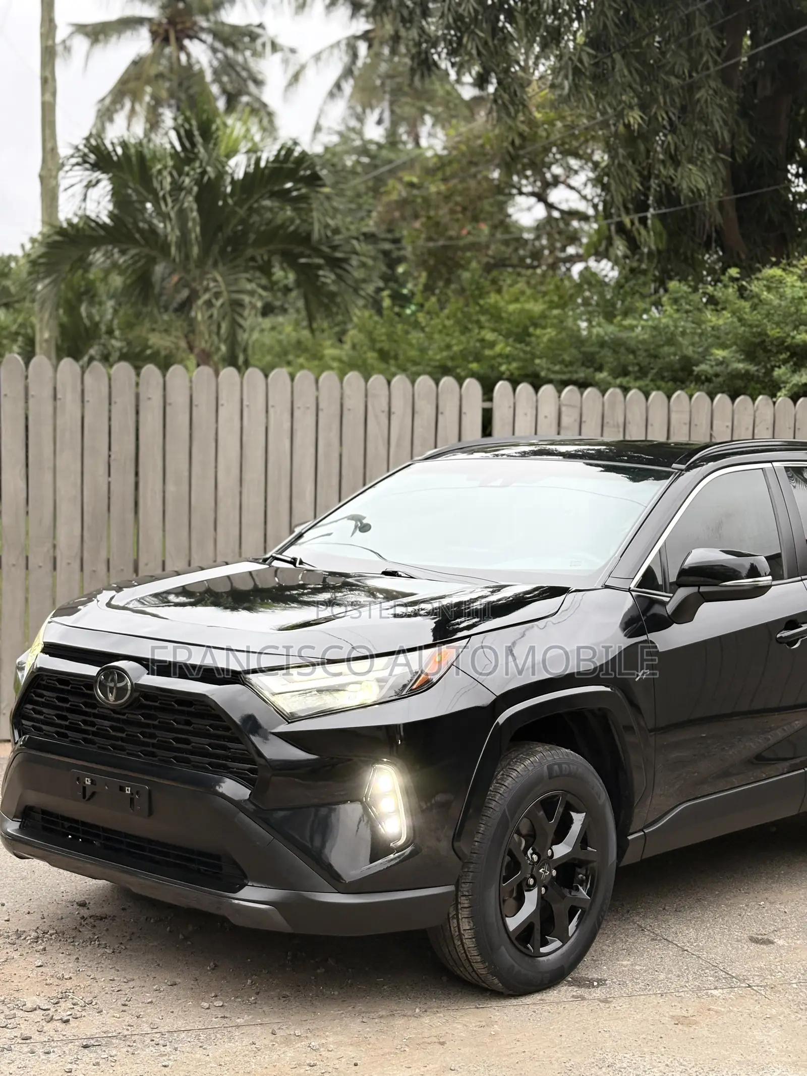 Toyota RAV4 XLE 2022 Black