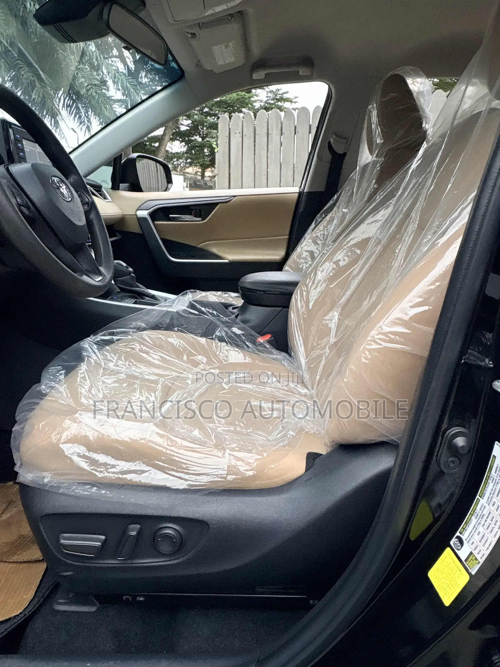Toyota RAV4 XLE 2022 Black