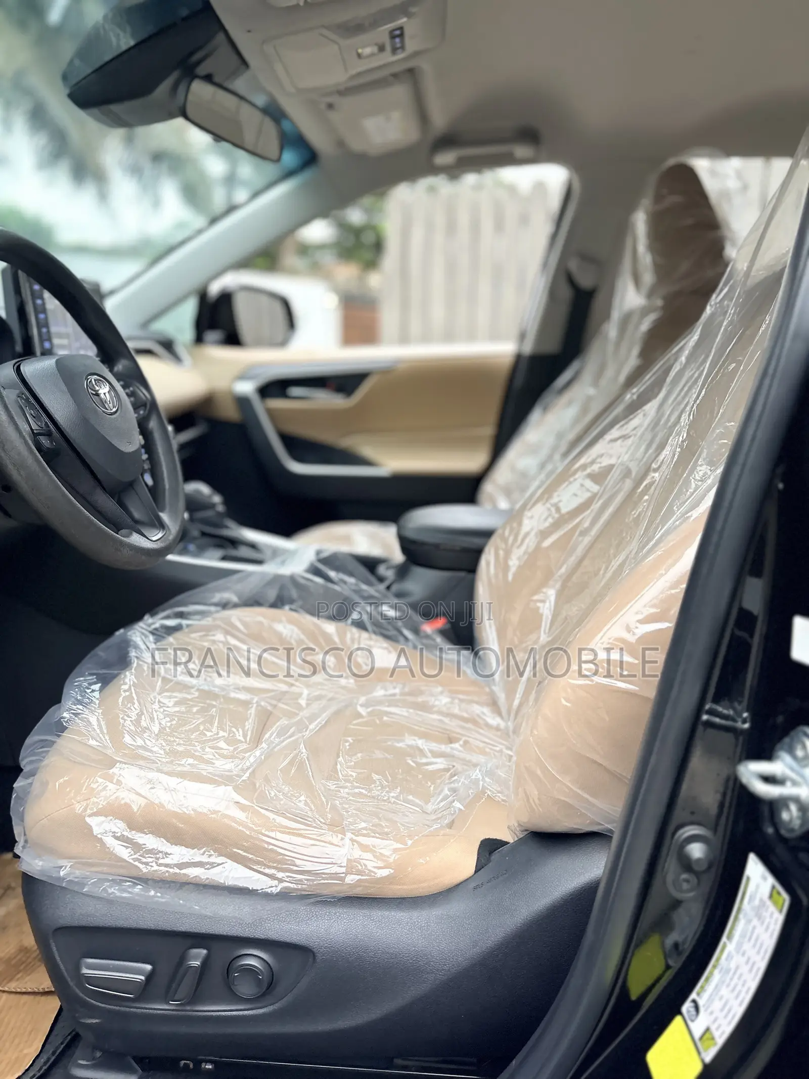 Toyota RAV4 XLE 2022 Black