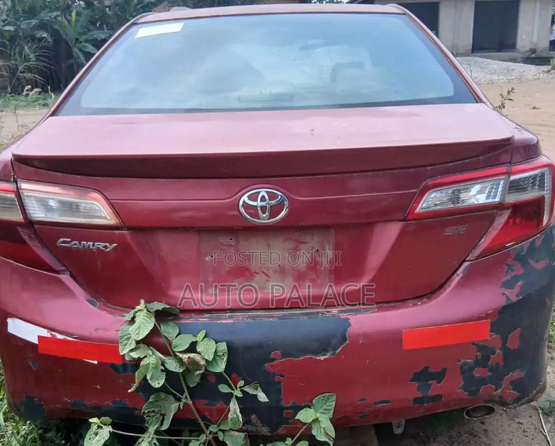 Toyota Camry 2014 Red