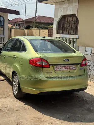 Ford Fiesta SE Sedan 2012 Green