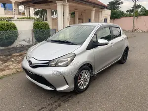 Toyota Vitz 1.3 AWD 5dr 2015 Silver