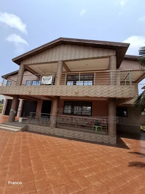 7bdrm House in Kg Franco Properties, Baatsona Total for rent