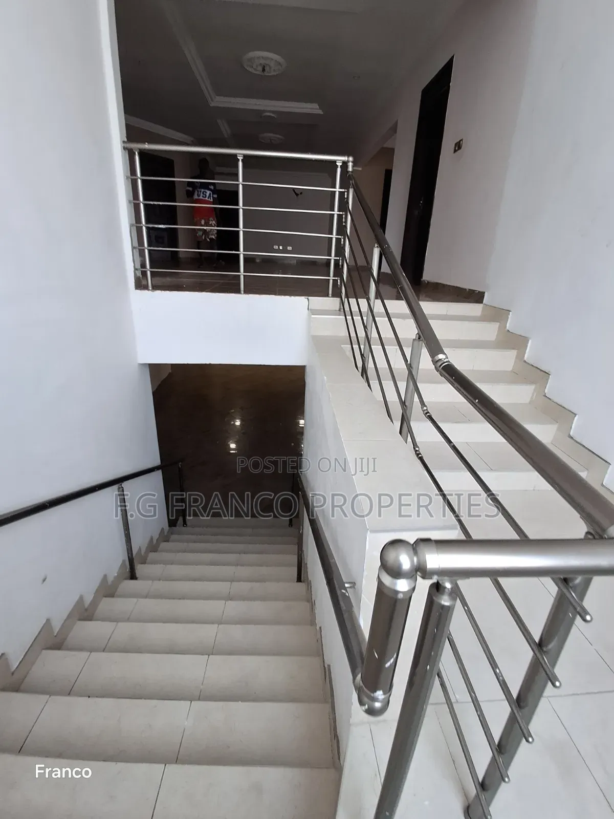 7bdrm House in Kg Franco Properties, Baatsona Total for rent