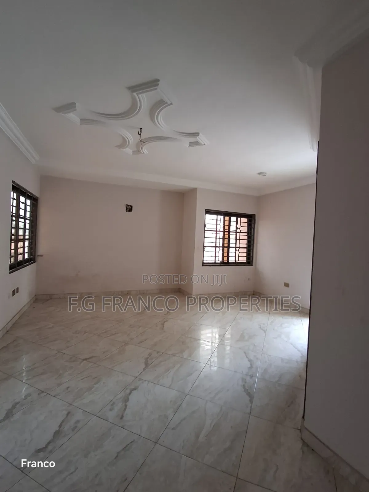 7bdrm House in Kg Franco Properties, Baatsona Total for rent