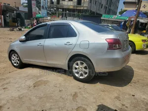 Toyota Belta 2010 Silver