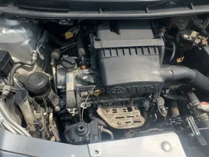 Toyota Belta 2010 Silver