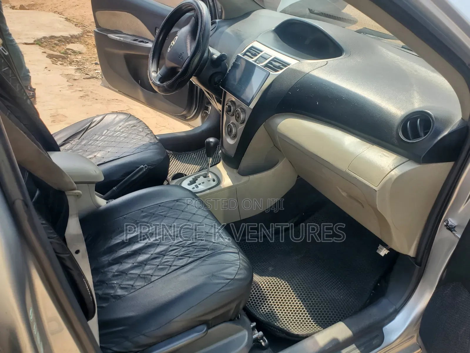 Toyota Belta 2010 Silver