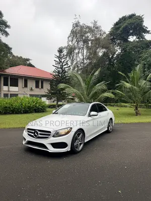 Mercedes-Benz C300 Luxury 4matic Sedan AWD (2.0L 4cyl 7A) 2017 White