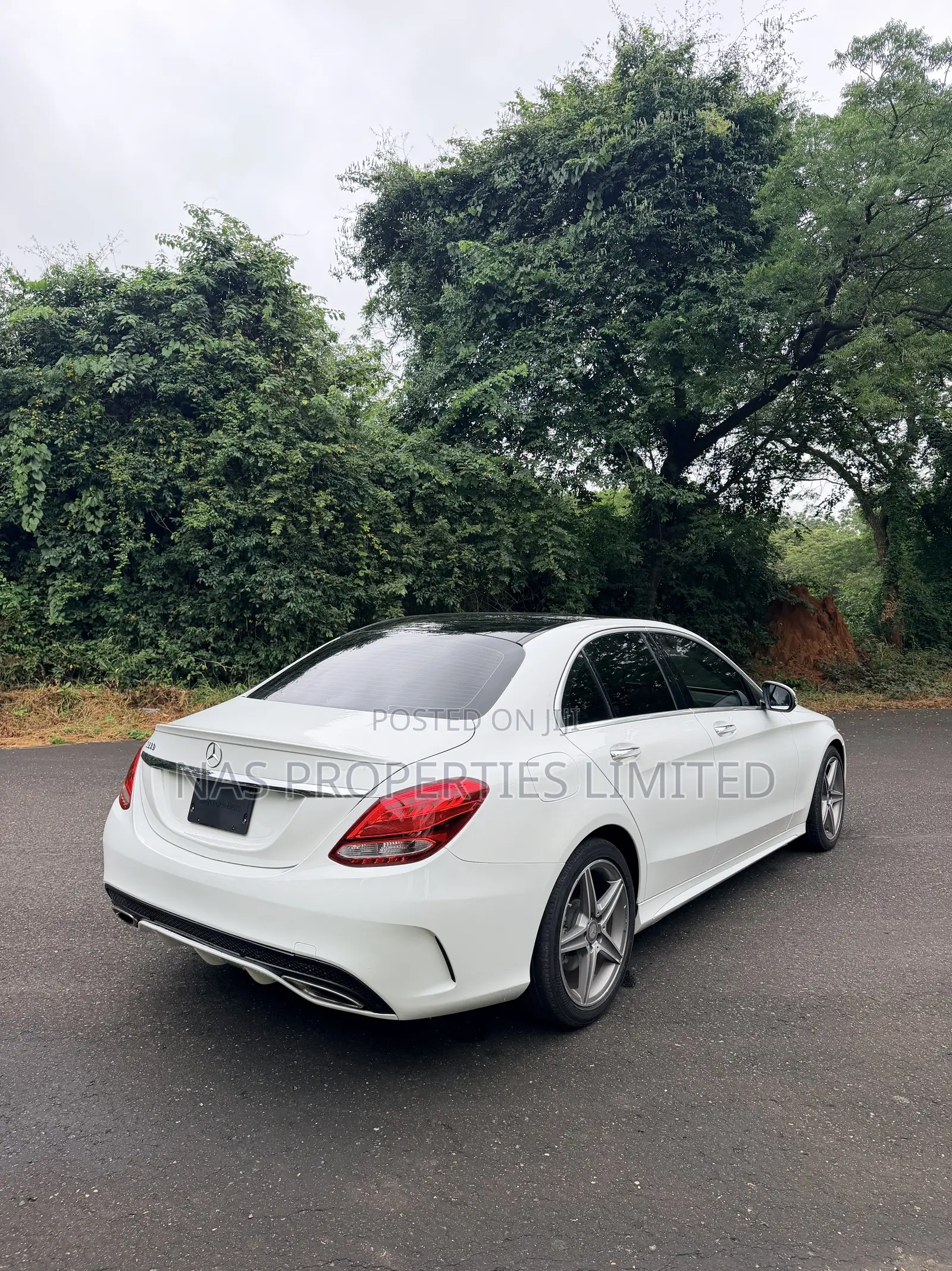 Mercedes-Benz C300 Luxury 4matic Sedan AWD (2.0L 4cyl 7A) 2017 White