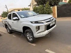 Mitsubishi L200 Double Cab 2.4 154hp 4WD 2018 White