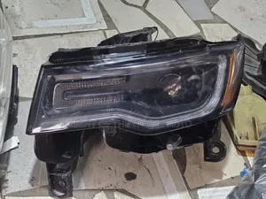 Jeep Grand Cherokee Headlight 2018 Driver Side Charger Type