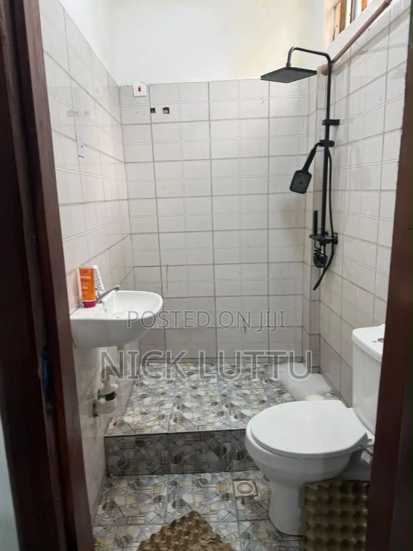 1bdrm Room & Parlour in Osu Ako-Adjei for rent