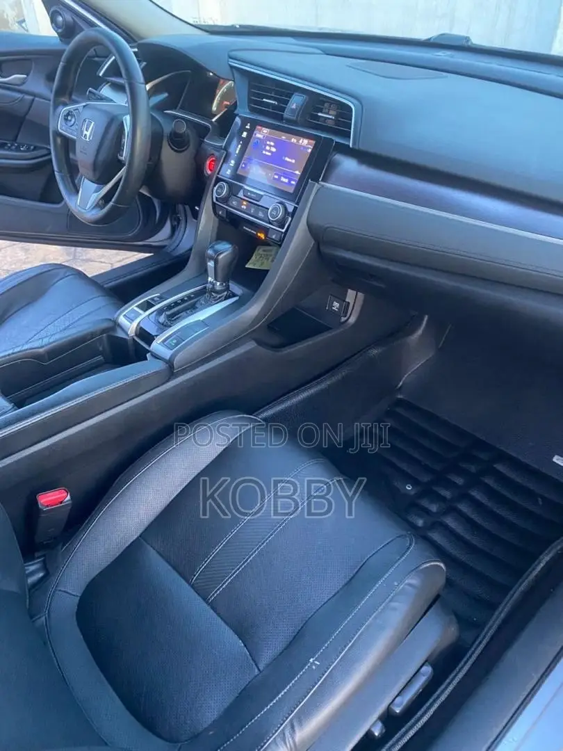 Honda Civic Touring Sedan 2018 Silver