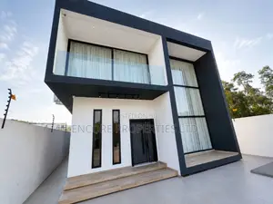 4bdrm House in Kwabenya for sale