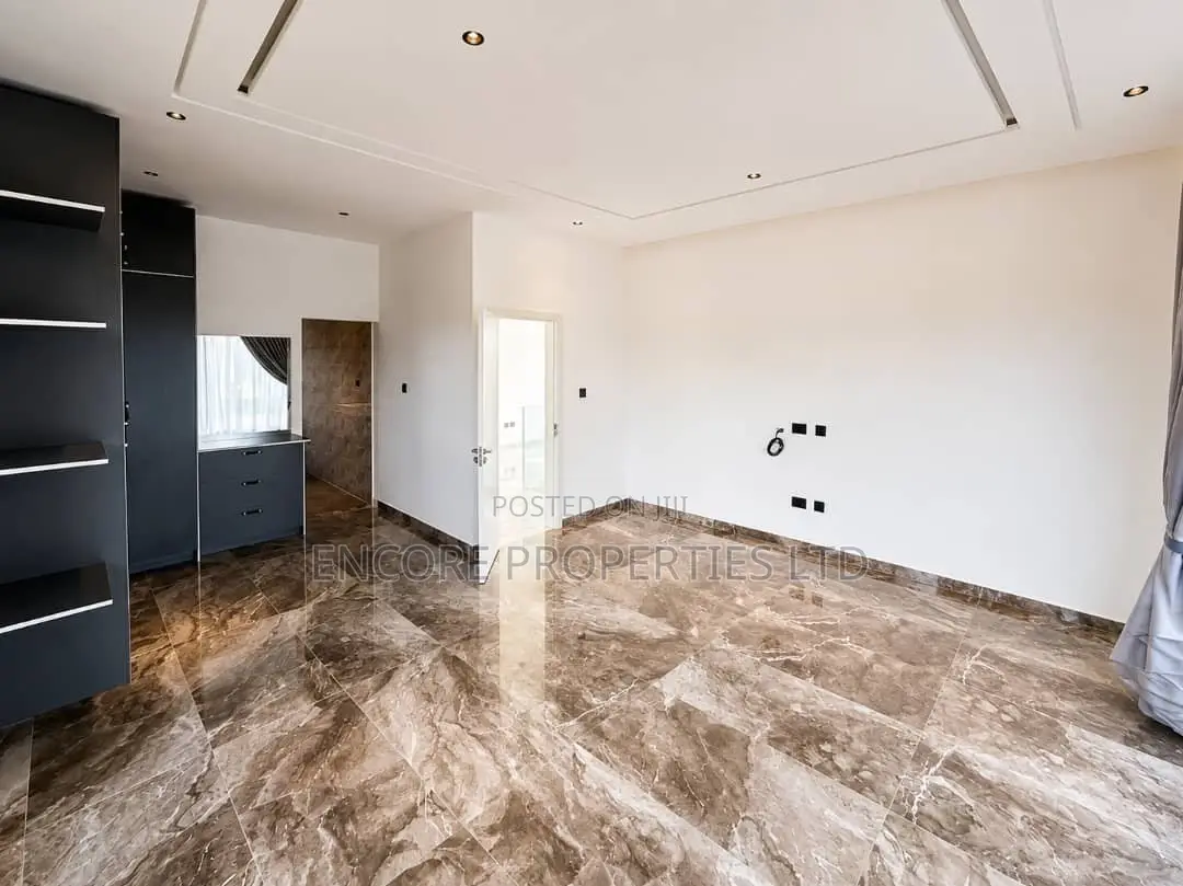 4bdrm House in Kwabenya for sale