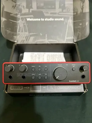 Focusrite Scarlett 2i2 (4th Generation) USB Audio Interface