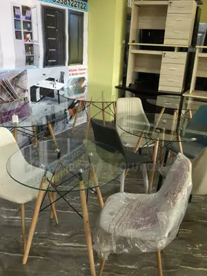 Glace Dining Table