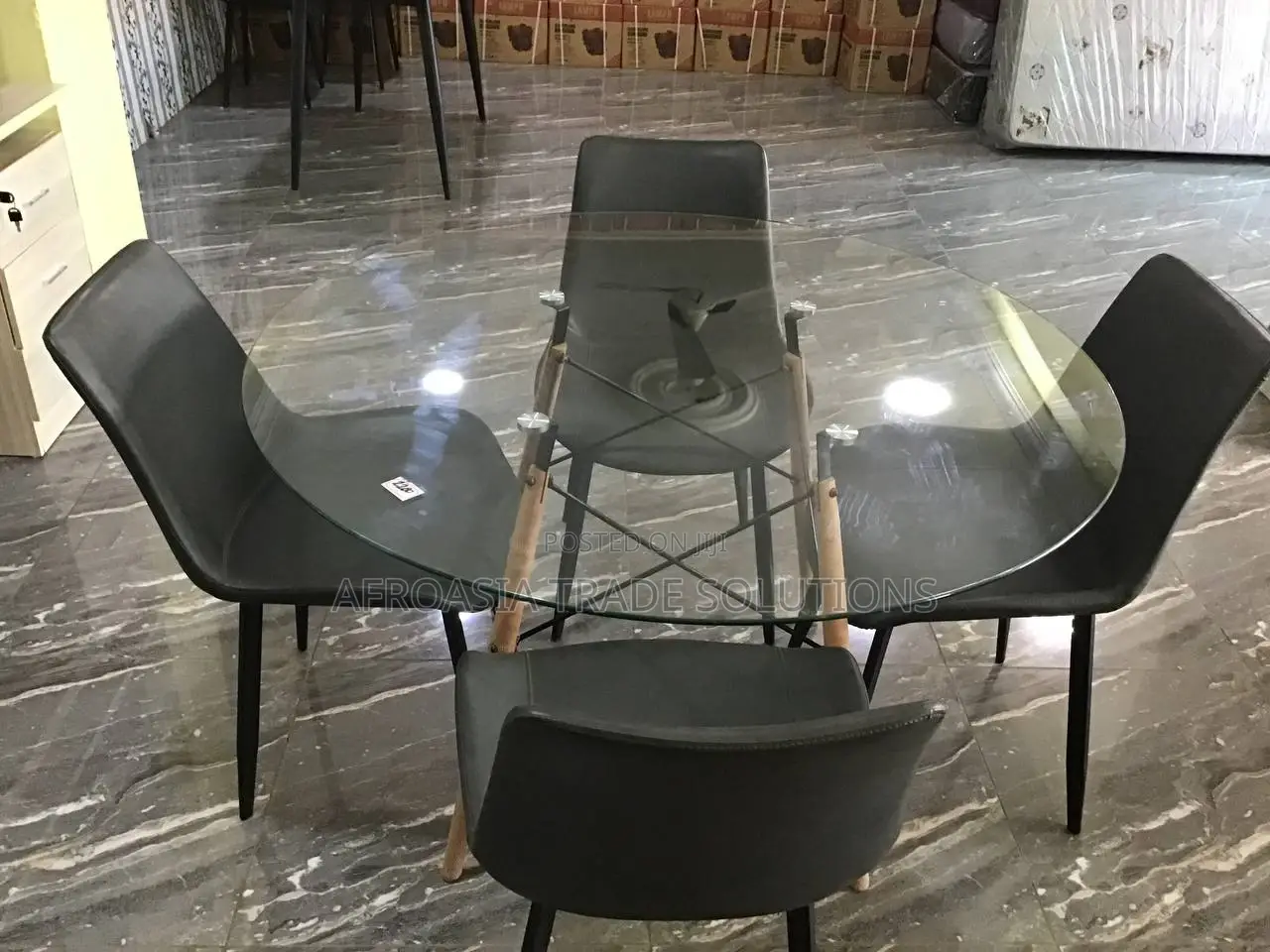 Glace Dining Table