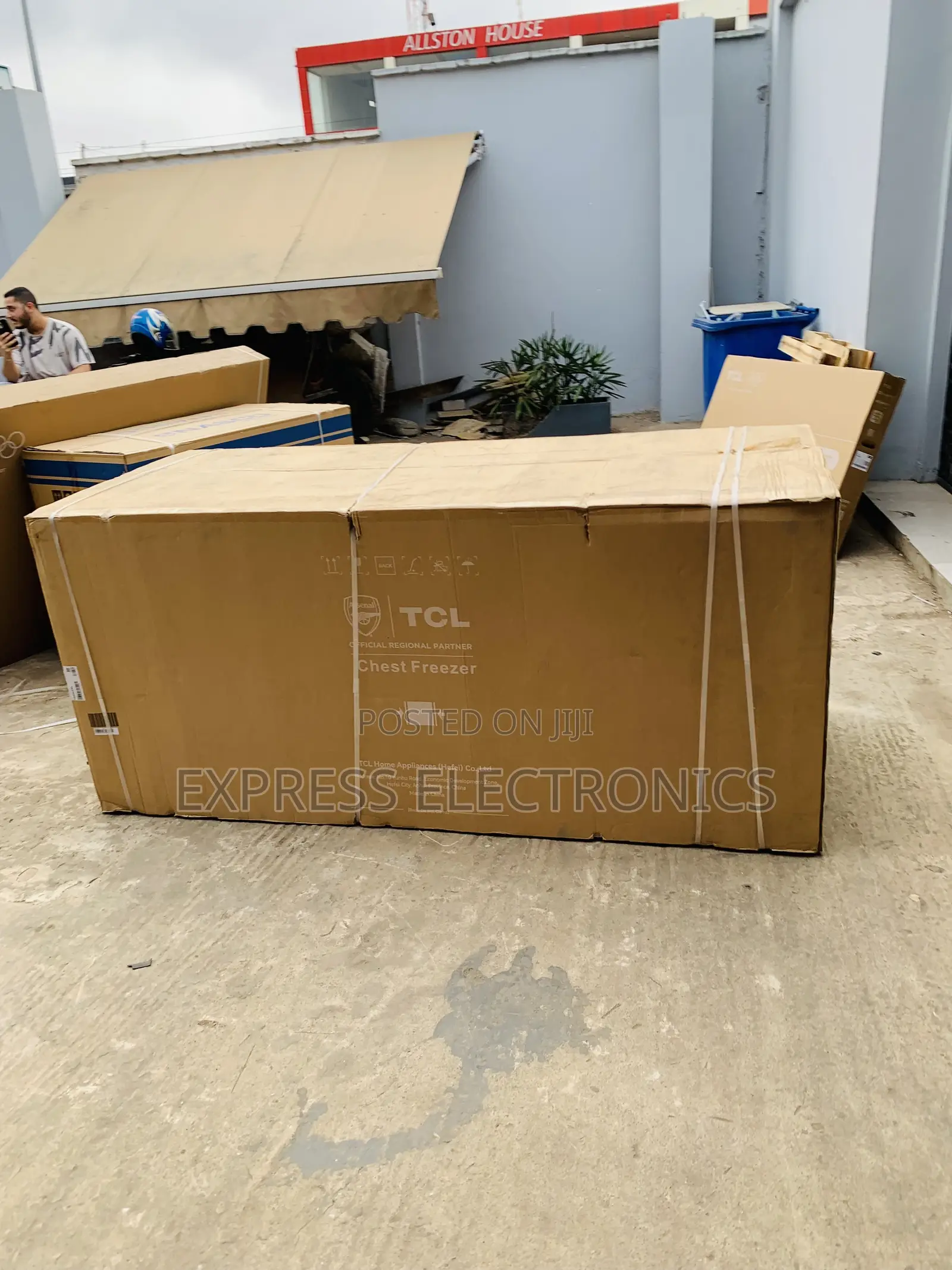 Very Cool Pri Fr Double Door TCL 720 Liters Chest Freezer F920CFSL