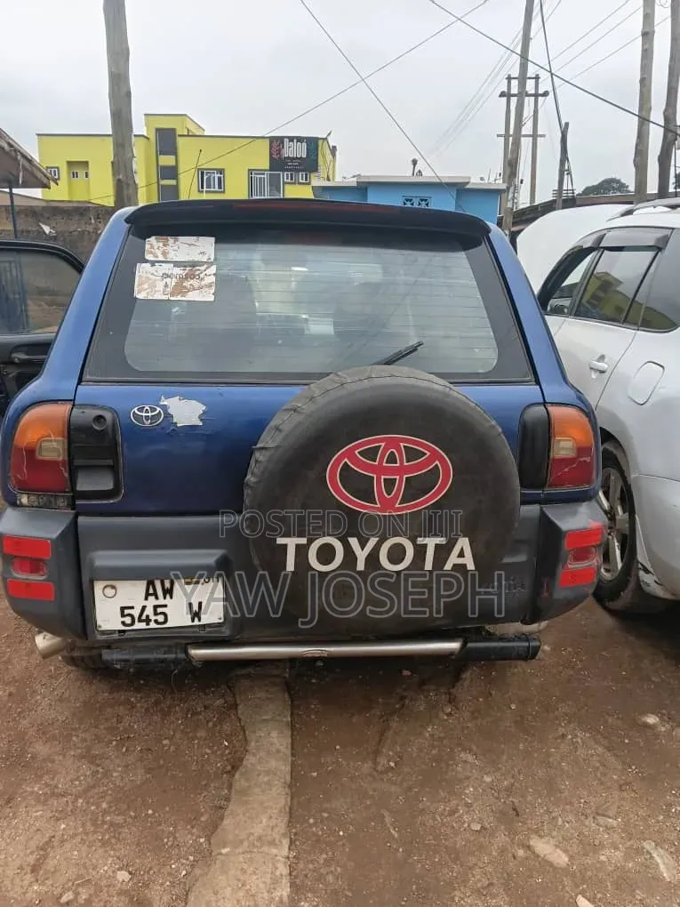 Toyota RAV4 2001 Blue