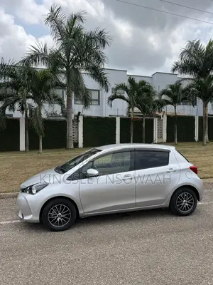 Toyota Vitz 1.5 FWD 5dr 2015 Silver