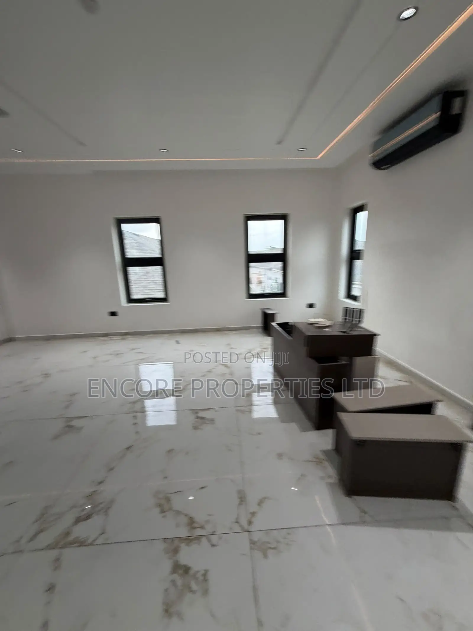 5bdrm House in Adjiriganor for sale