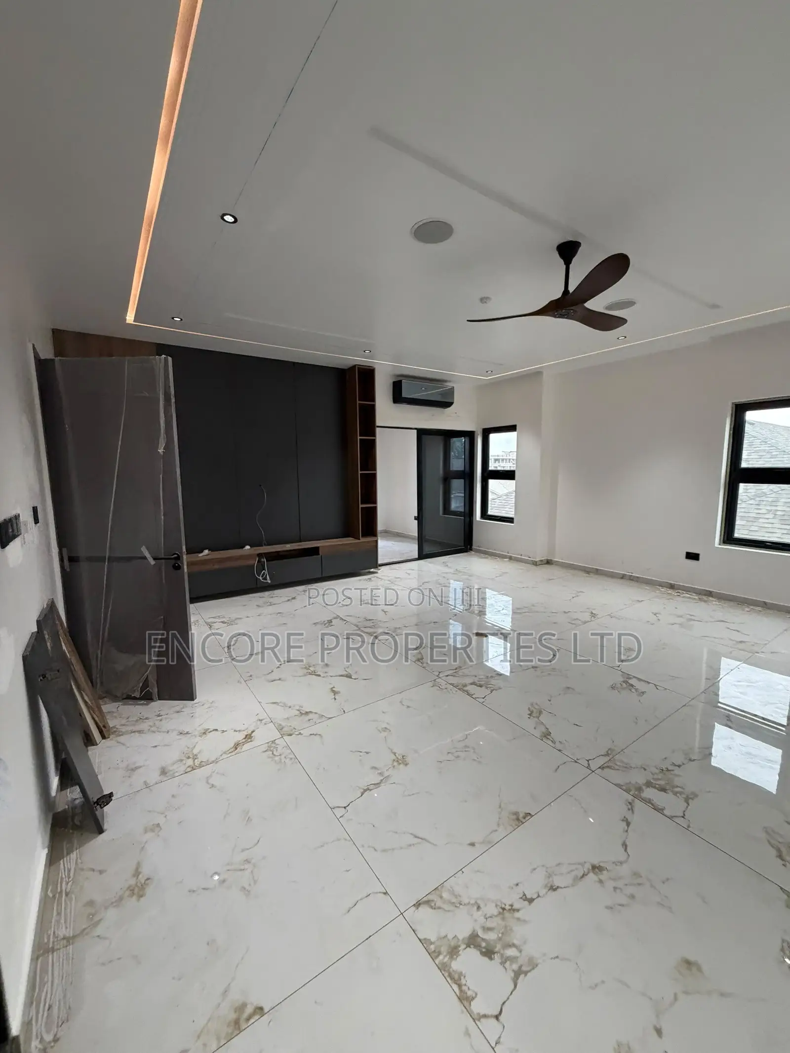 5bdrm House in Adjiriganor for sale