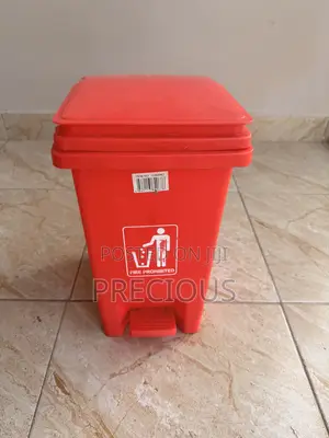 20L Plastic Pedal Waste Bin With Lid + 2 FREE Foot Mats