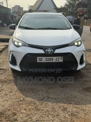 Toyota Corolla SE 4dr Sedan (1.8L 4cyl CVT) 2017 White