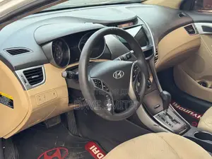 Hyundai Elantra GLS Sedan FWD (1.8L 4cyl 6A) 2013 White