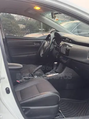 Toyota Corolla S Plus 4dr Sedan (1.8L 4cyl 6M) 2015 White