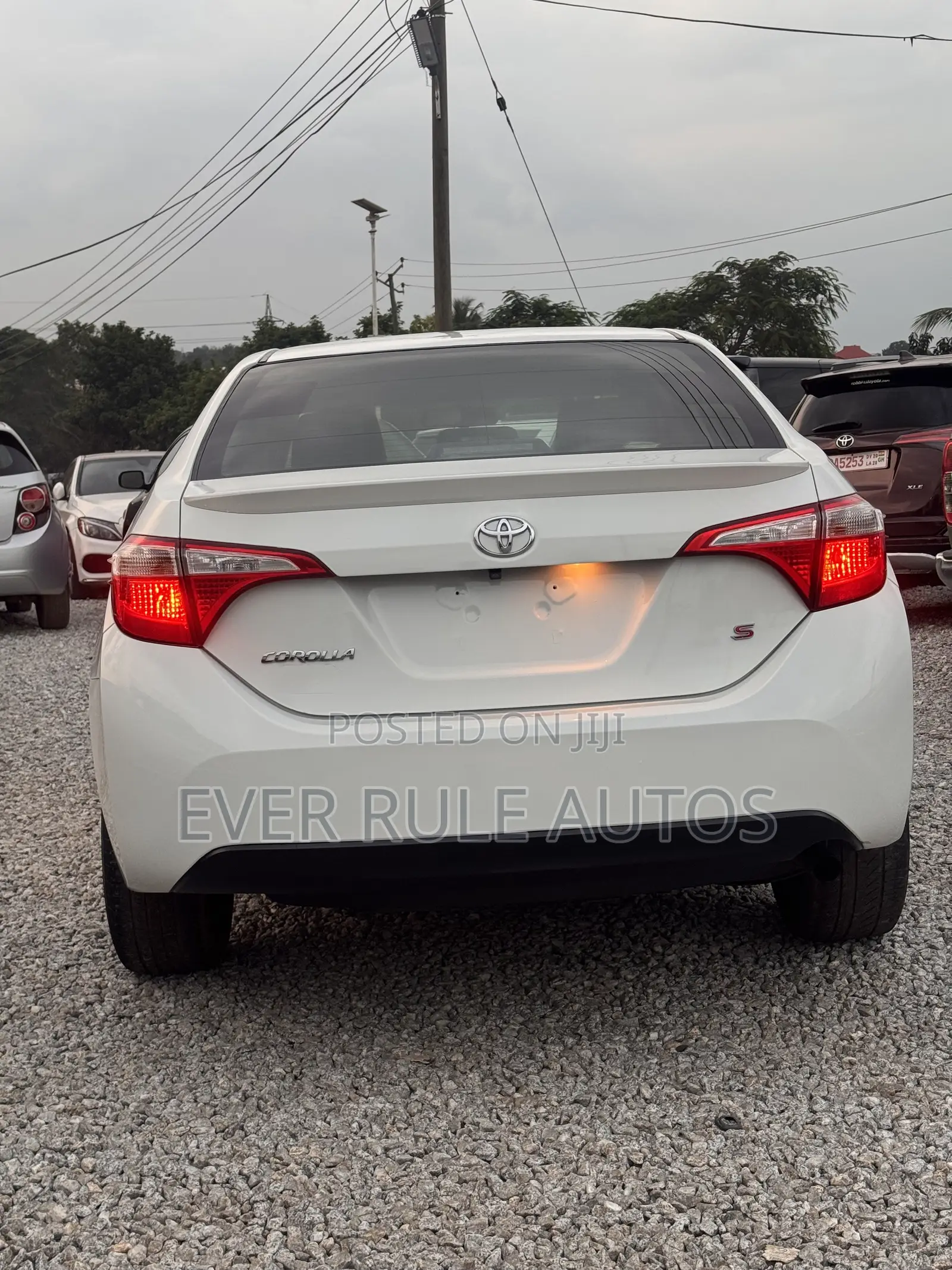 Toyota Corolla S Plus 4dr Sedan (1.8L 4cyl 6M) 2015 White