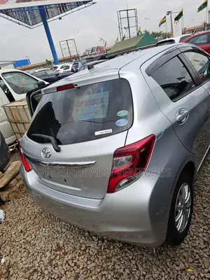 Toyota Vitz 1.3 FWD 5dr 2014 Silver