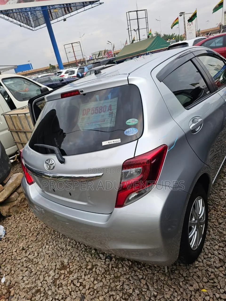 Toyota Vitz 1.3 FWD 5dr 2014 Silver