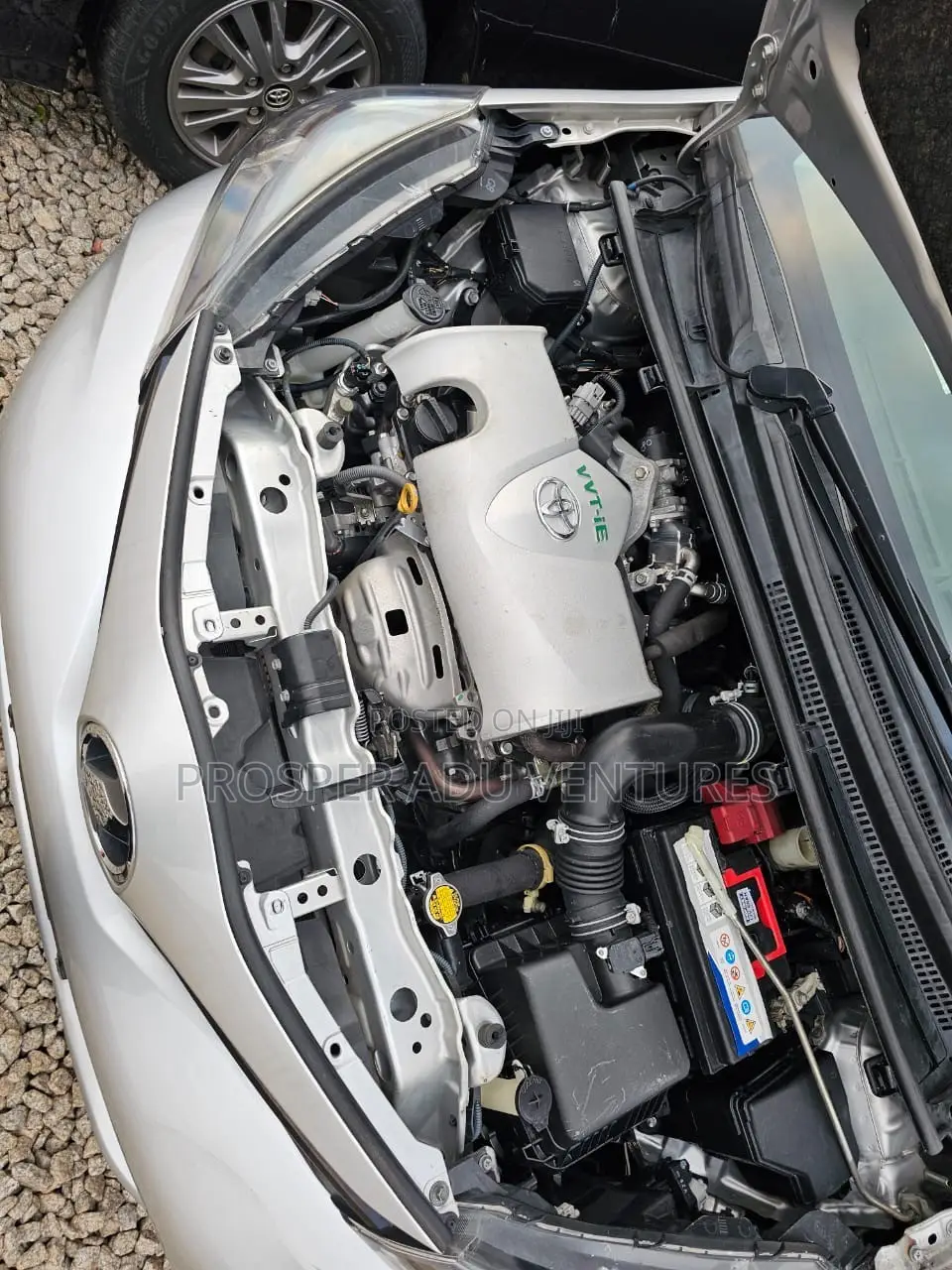 Toyota Vitz 1.3 FWD 5dr 2014 Silver