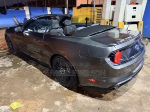 Ford Mustang V6 Convertible 2016 Gray
