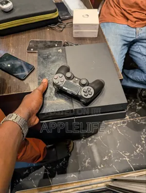 PlayStation 4 With One Controller No Games