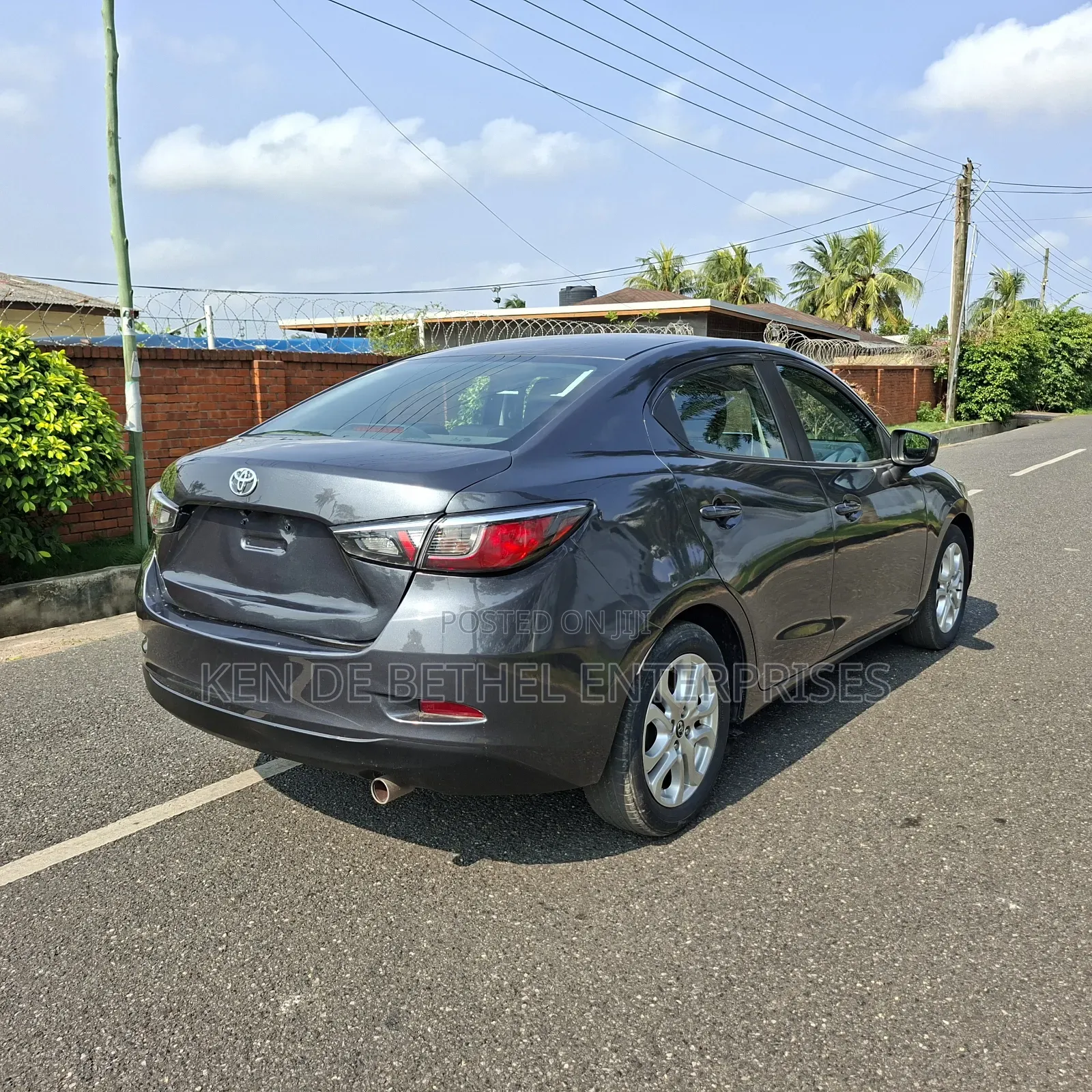 Toyota Yaris iA 1.5 FWD 2018 Gray