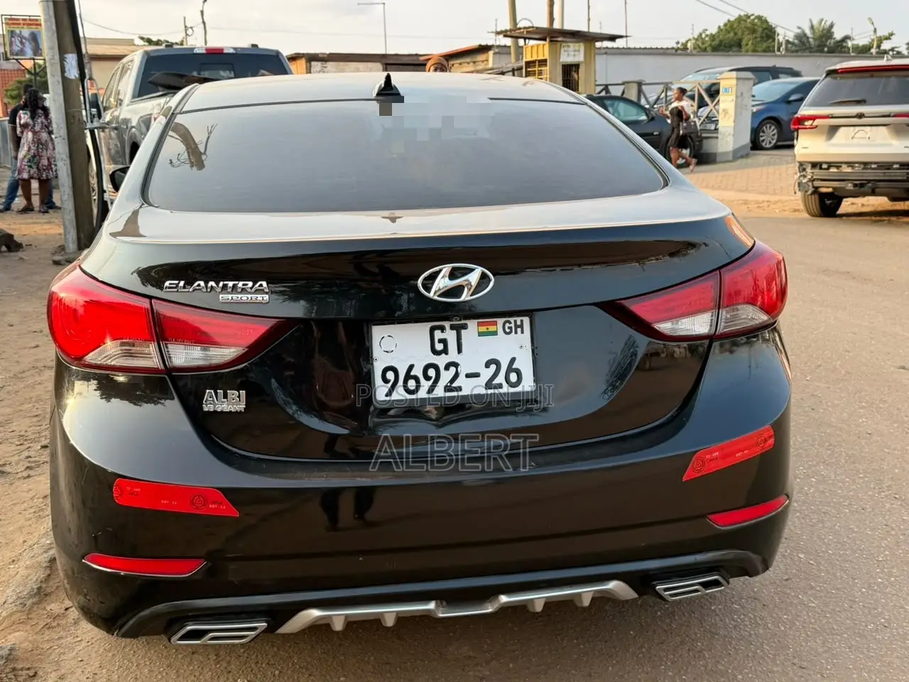 Hyundai Elantra Limited Sedan FWD (1.8L 4cyl 6A) 2016 Black