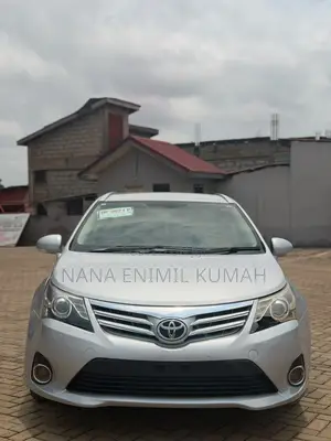 Toyota Avensis 2013 Silver