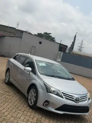 Toyota Avensis 2013 Silver