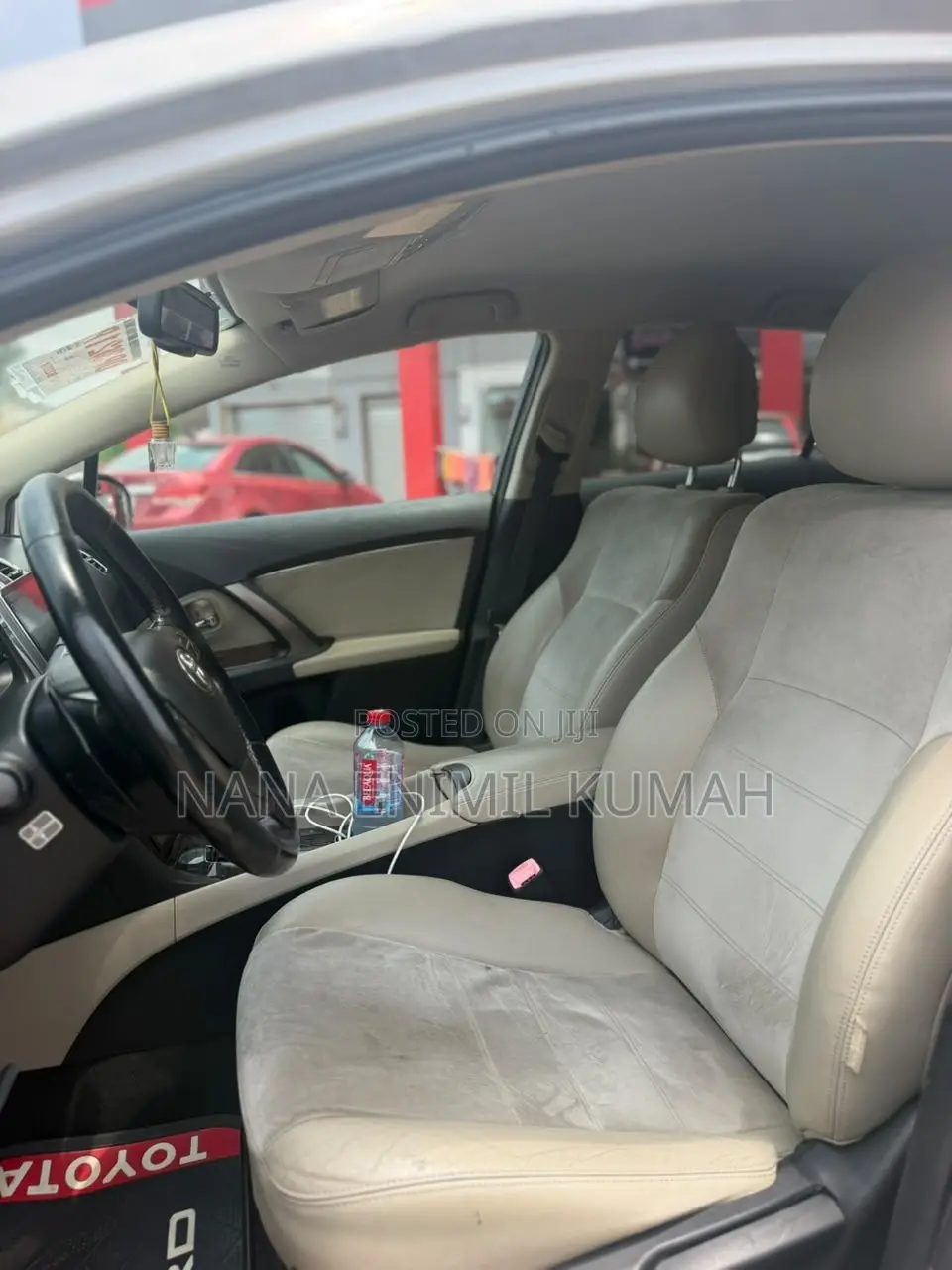Toyota Avensis 2013 Silver