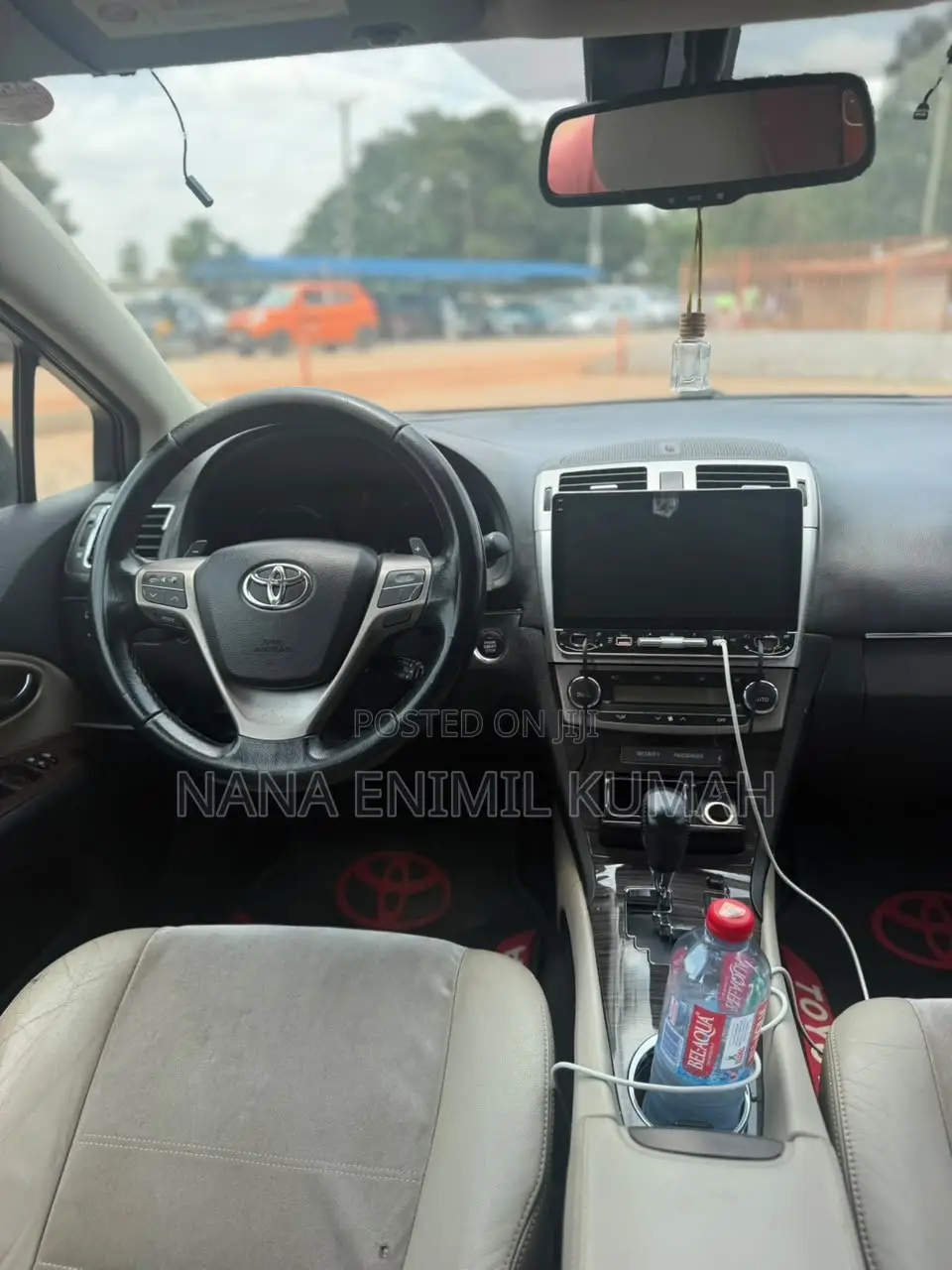 Toyota Avensis 2013 Silver