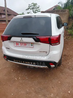 Mitsubishi Outlander SE FWD 2017 White