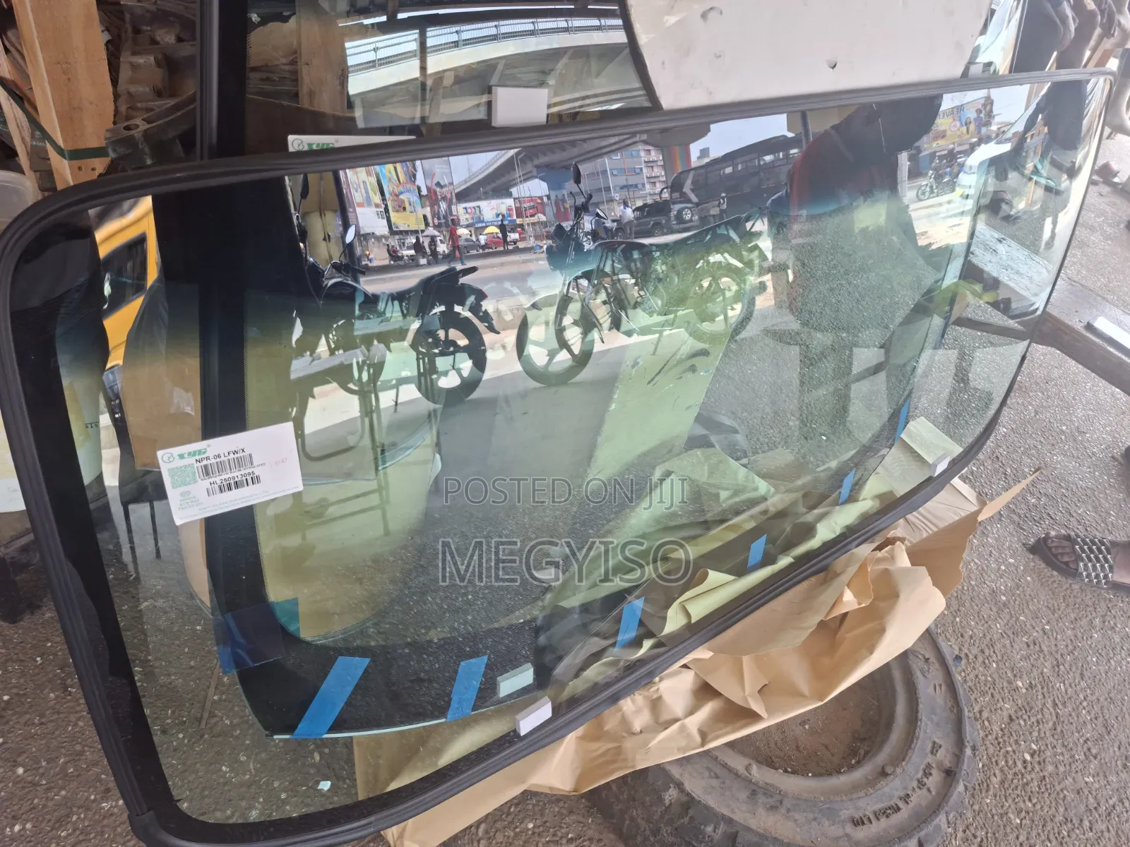 Toyota Rav4 AS50 SUV 2019-Q Windscreen