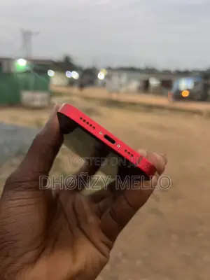 Apple iPhone 13 128 GB Red
